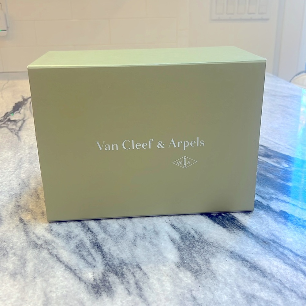 Van Cleef & Arpels jewelry box